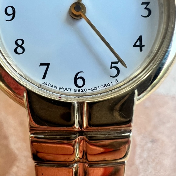 Citizen ladies gold tone dress watch NEW BATTERY - Picture 6 of 9